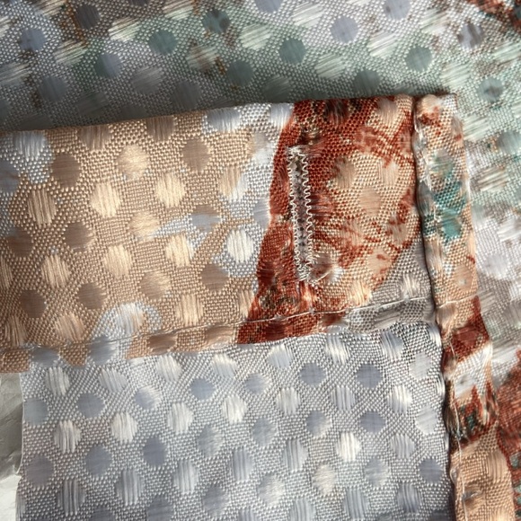 Like new shower curtain - Picture 6 of 7